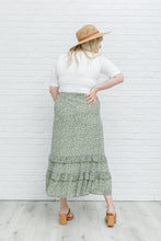 Load image into Gallery viewer, Floral Visons Skirt