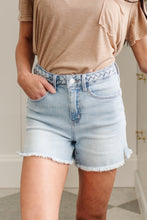 Load image into Gallery viewer, Hi-Waist Braided Waistband Shorts