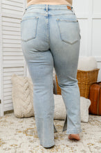 Load image into Gallery viewer, Meadow High Rise Straight Fit Destroyed Jeans