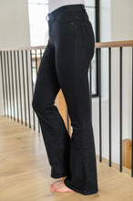 Load image into Gallery viewer, Walking in Berlin High Rise Flare Jeans in Black