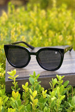 Load image into Gallery viewer, American Bonfire Darlin&#39; Sunglasses in Black