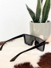 Load image into Gallery viewer, American Bonfire Kerosene Sunglasses in Black